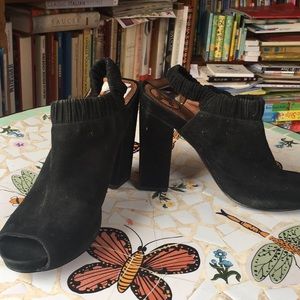 Modern Vintage peep toe leather heels NWOT